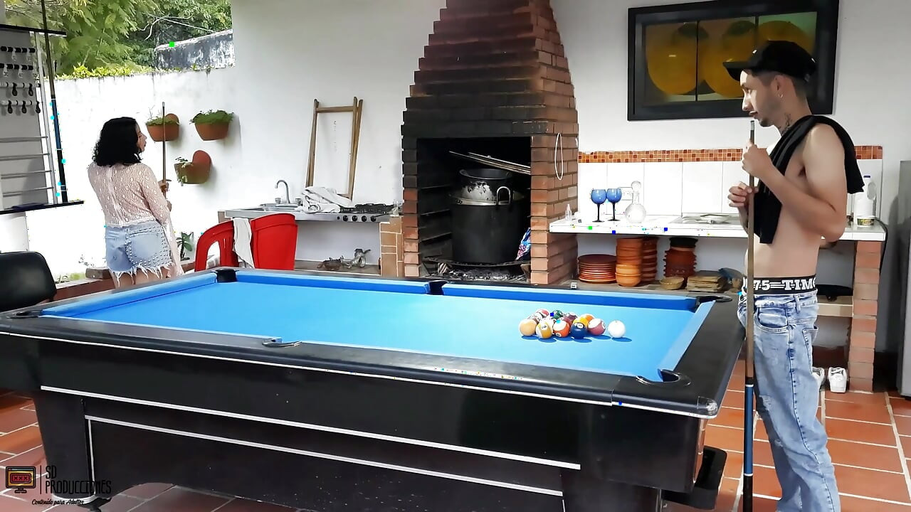 Kolumbijska velika guza želi jahati moj kurac na stolu villar - Porno na engleskom