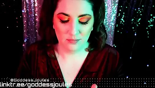Plexiglass rujlu lipgloss asmr'ı öpüyor