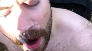 ¡Tumbl alimentando a su sexy chico peludo! si !!