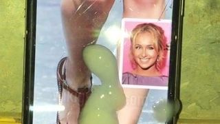 Cumtribute pe Hayden Panettiere și sandalele și picioarele ei