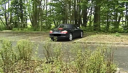 Хорошенькая французская кукла наслаждается хуем в заднице и спермой на ее лице