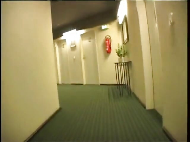 Блондинка-тінка отримує камшот їй в обличчя