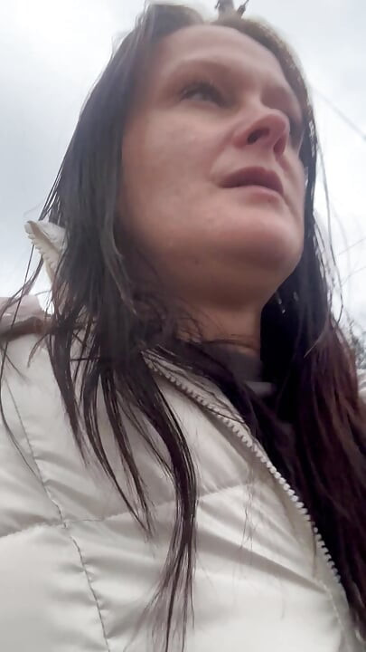 Sinful Secrets - assistente de cuidado na pausa dá prazer a si mesma no banheiro do parque