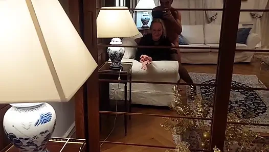 Красивая Зрелая Блондинка Наслаждается Сексом В Чулках