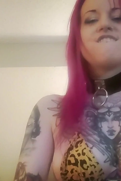Lady Lazarus Strapon Queen