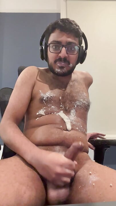 Mouth Full Of Walnuts. Balls Full Of Cum. TheLargeMan957