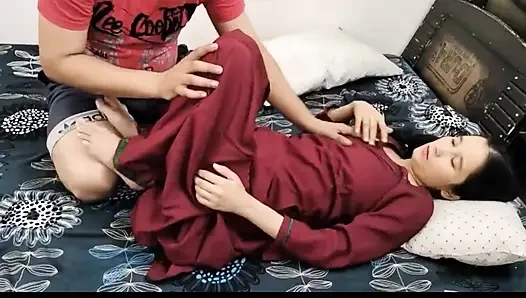 Ayah mertuaku diam-diam ngentot aku di malam pernikahanku.