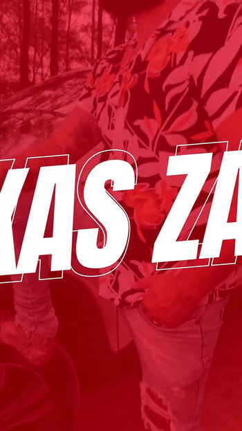 La corona mi ha leccato la figa: lesbo in piscina fino a quando non sono venuto.