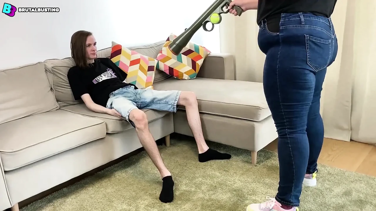 Detonation of Testicles! His Crotch Hates Us so Much Haha! - Dave Moon - Jennifer - Bbusting (ballbusting)