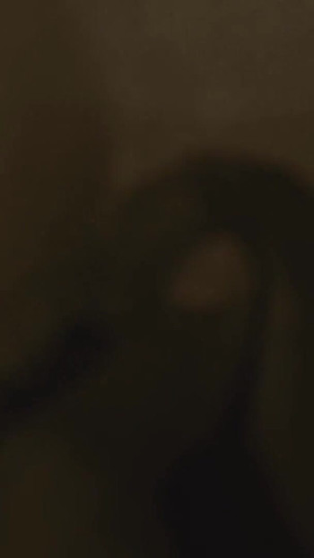 Hintli üvey kız kardeş bir gece sikişiyor. | Klip 1