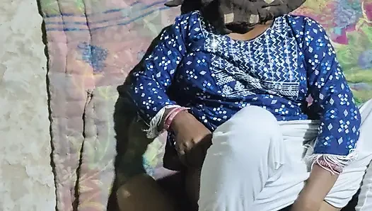Köyden ateşli seksi sevimli Hintli kız