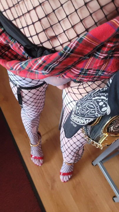 Little Slut from High School. 2926 VaneSsaBiTCHx PariSChienne Trvprod81