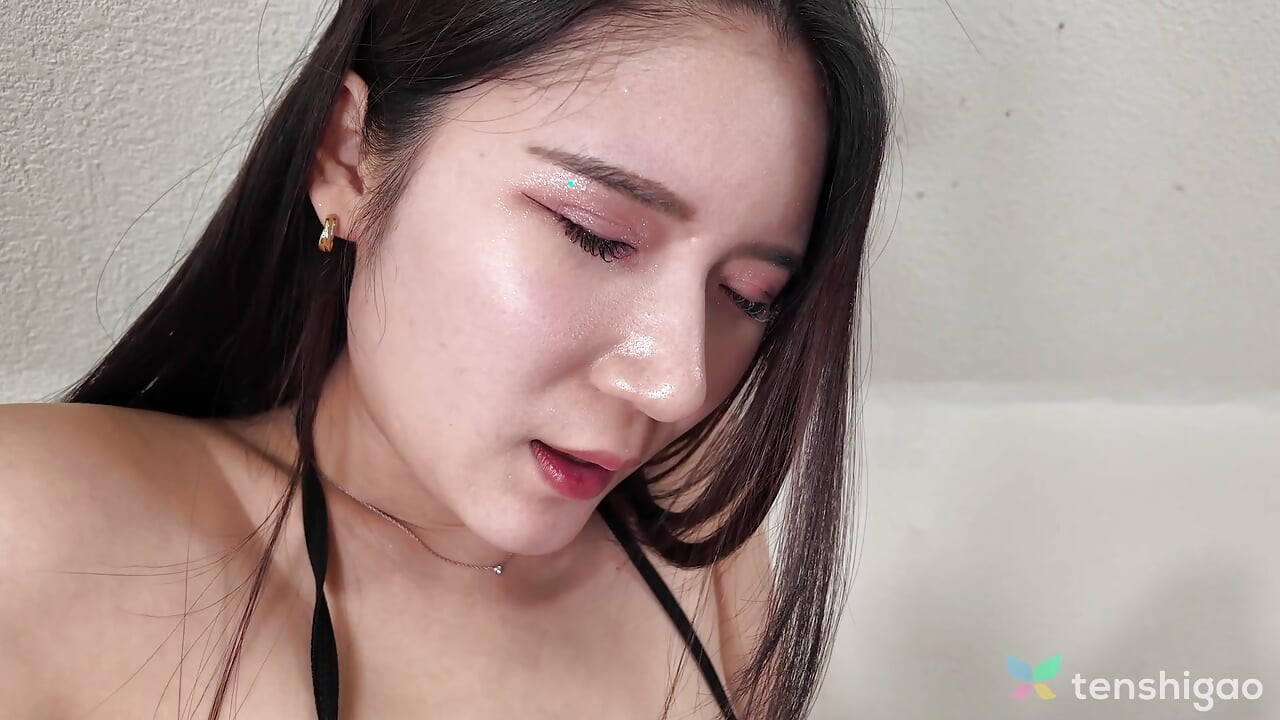 Ma quỷ Nhật Bản Mizuho Shiroki đã làm tình với người yêu cũ của cô ấy vào ngày hôm trước và cô ấy thích nó.