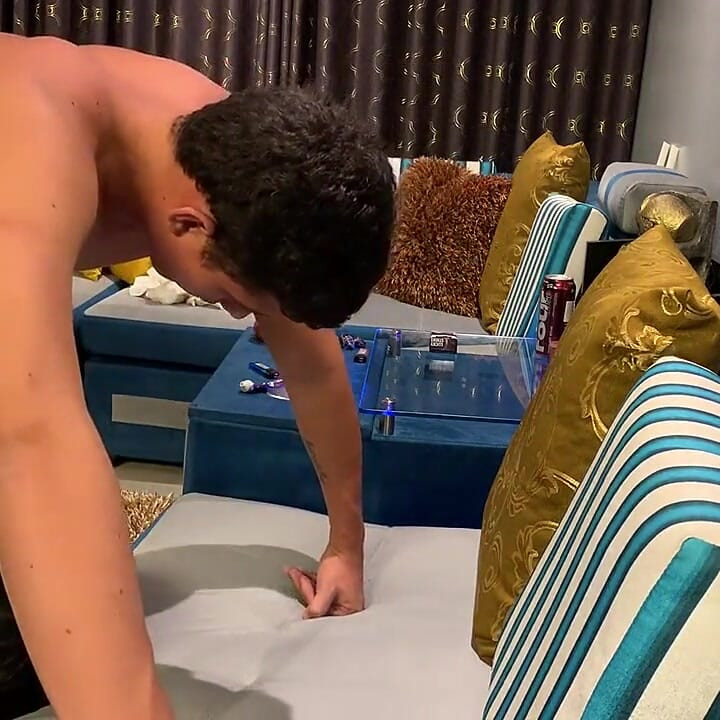 Duboko grlo s latinskom manekenkom koja je upravo stigla s putovanja!