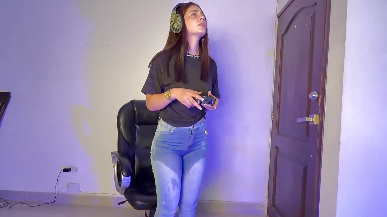 I Wet My Jeans While Playing with My Friends