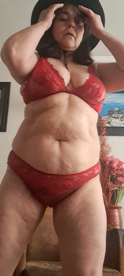 Hot Mature Woman and More