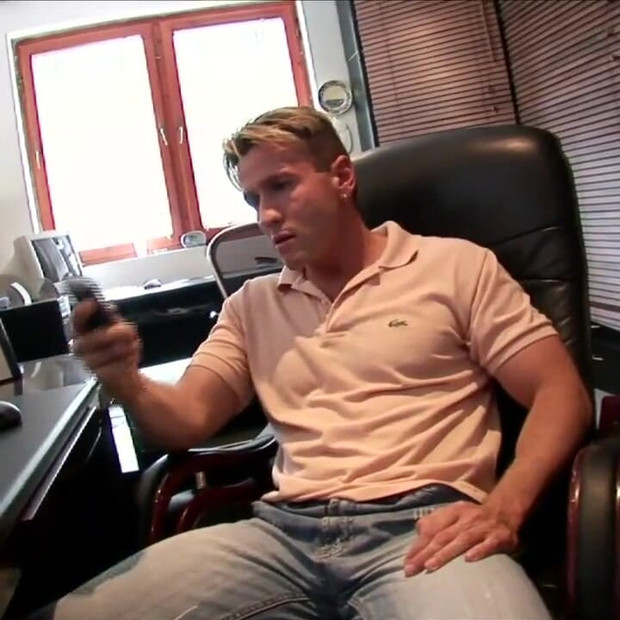 Pembantu manis dan seksi menghibur bapak kosnya disetubuhi