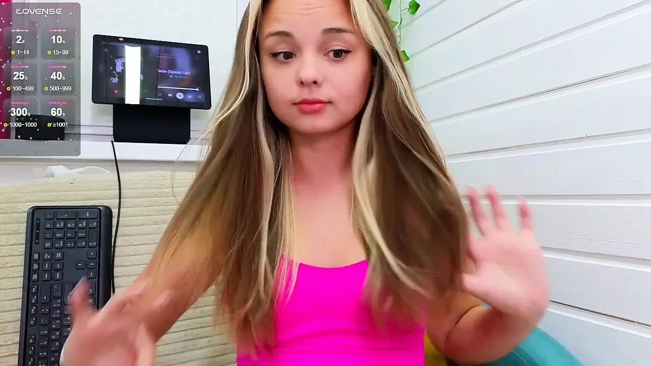 Mam pełne wideo na allmylinks Misss_Vikki, a pierwszych 5 subskrybentów dostaje darmowe 7-minutowe wideo na podstawie skryptu