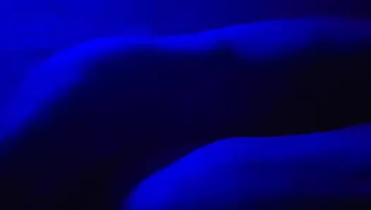 Kakak ipar bercinta dengan sangat baik di malam hari
