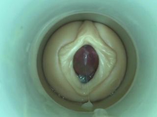 Pulă sloboză de bărbat cu spermă pe cameră