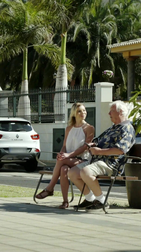 Voluptuous blonde Mary Monroe awesome sex with the rich guy