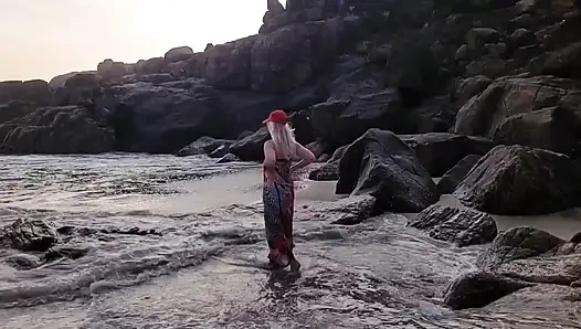 Olgun Sarışın Eş Yürüyüşten Sonra Seksin Tadını Çıkarıyor