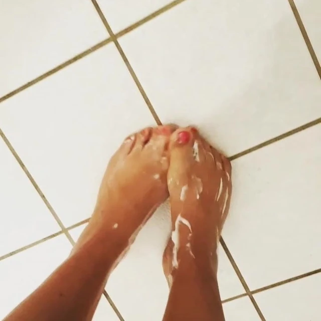 Miss Eche in the shower