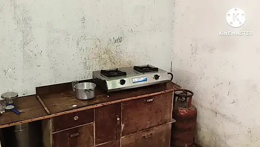 Сезон 111. Домохозяйка дези трахается на кухне