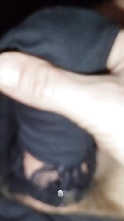 पैंटीज के साथ हस्तमैथुन