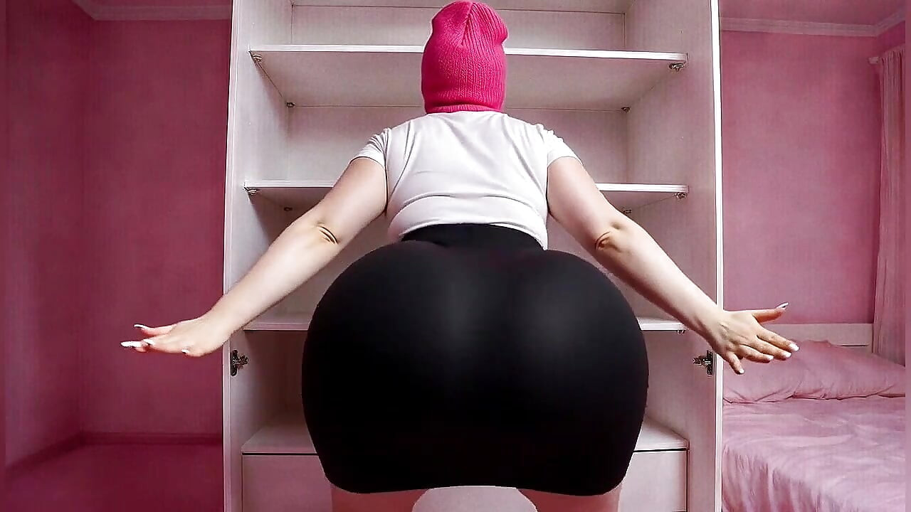 secretary with huge ass