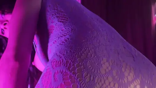 Dikey: vip oda ep.7: seksi striptizci Penelope memnun etmeyi seviyor