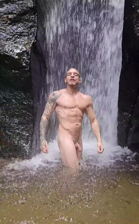 Sesión de fotos en la cascada