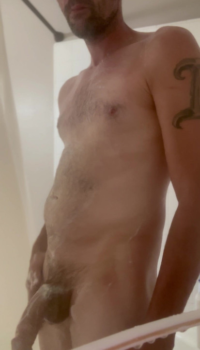 -A little fap in the shower
