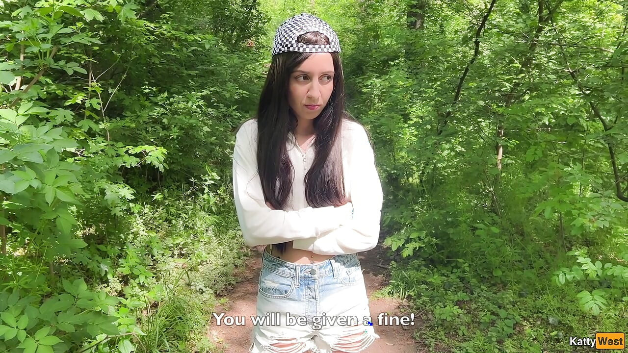 Caught a girl drawing graffiti and fucked her in the forest - Cum in panties