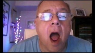 Nonno argentino si masturba arrapato