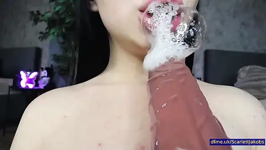 ScarlettJakobs Has the Kind of Charm and French Kisses That Keep You Watching