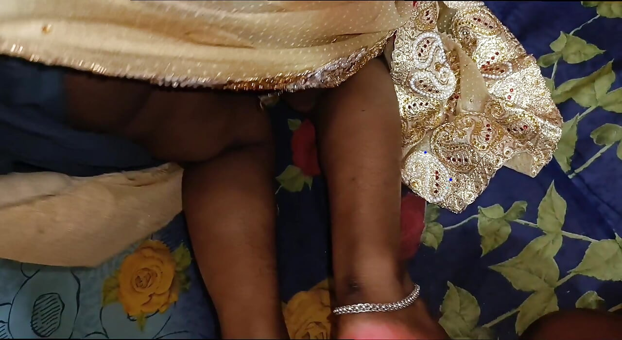 मराठी पत्नी घर का बना देसी गांव चोद रही है
