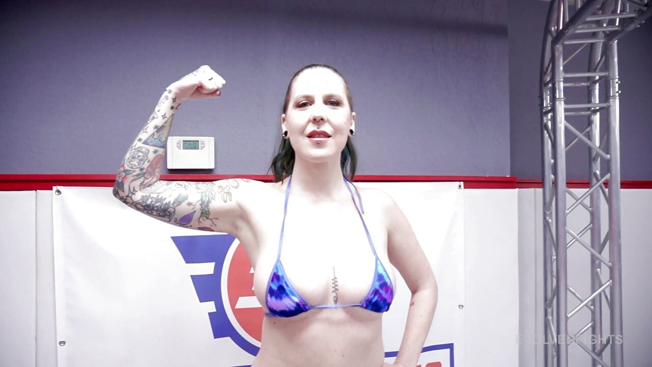 Nikki Zee vs Will Tile
