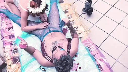 Couple Met in the Carnival Ended up Having Sex on the First Corner They Found