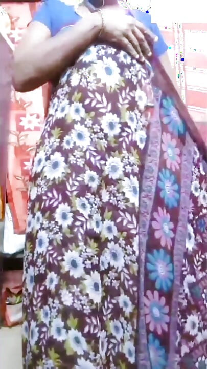 desi bhaartiy tamil patni renu nagn laiv kol chini sautele pita ke stan thappar choot ungli gand chudaee hot aavaaj!