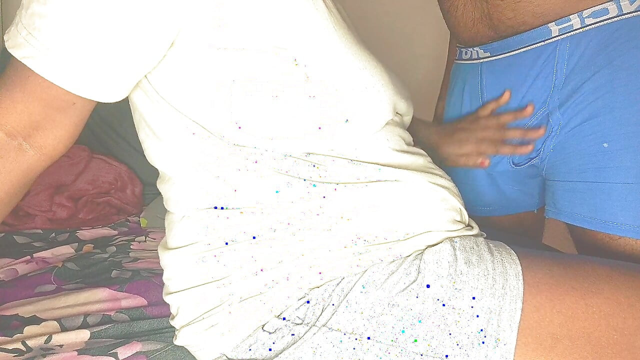 Η Veena Bhabhi γαμιέται με τον φίλο της σε σκληρό σεξ βίντεο Viral