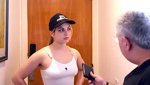 Aku kira rekanku adalah gay, tapi dia adalah gadis pengantar barangnya saat aku pergi untuk mendapatkan uangnya