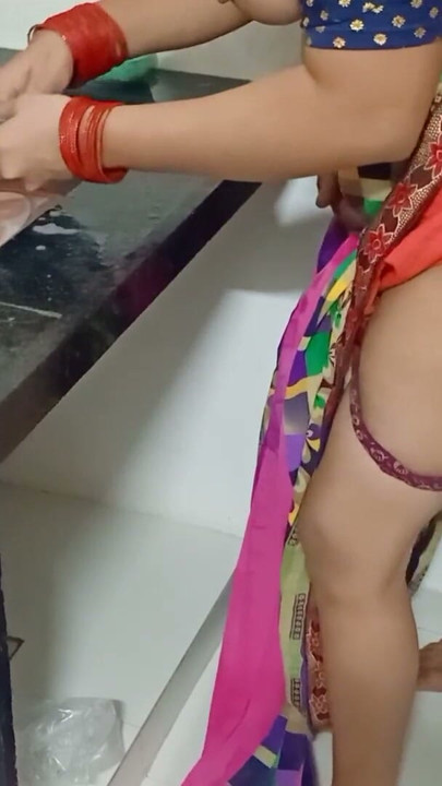 Bartan dho rahi hai andar bai are muze pani pina hai | Clip 1