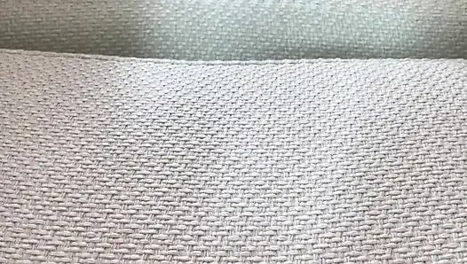 Она начинает играть возле зеркала и не останавливайтесь, пока не будет оргазм