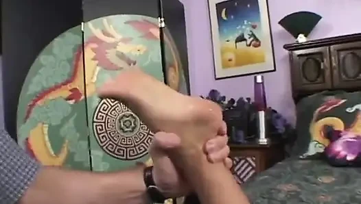 Cocksucker squirts then licks creampie on her toes