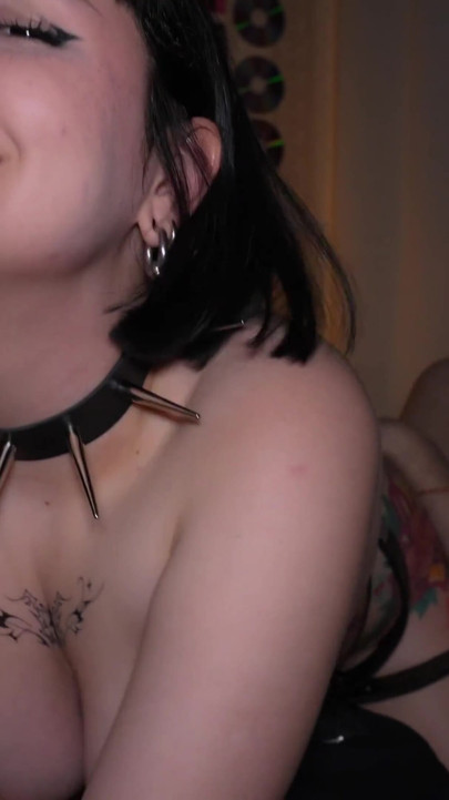 Khiêu dâm nghiệp dư từ một cặp đôi gothic | Đoạn video ngắn 2