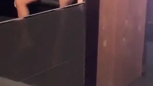 Istri orang datang ke rumahku untuk ngentot banyak banget