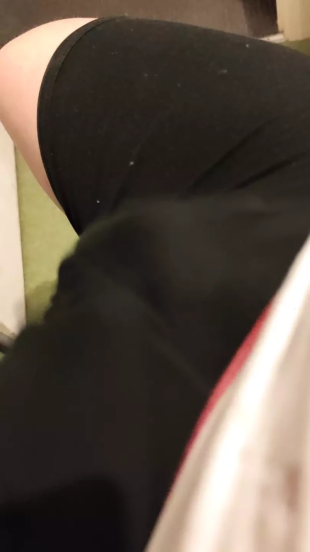 Cumming in my briefs before bed