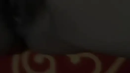 Karımın arkadaşını sikerken yüksek sesle inliyor ve sikimi seviyor güzel sikiş