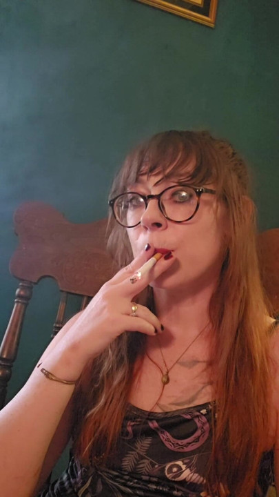 Ms.Thrope bestemmer seg for å blåse røyk i ansiktet ditt